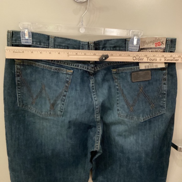 Men's Wrangler® 20X® 01 Competition 38X32 Relaxed Fit River Wash Jean 01MWXRW - Picture 4 of 14
